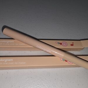 2 Colorgram All In One Over Lip Markers In Peach Beige